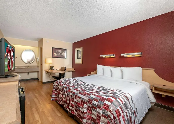 Pet Friendly hotel: Red Roof Inn St. Louis - St. Charles